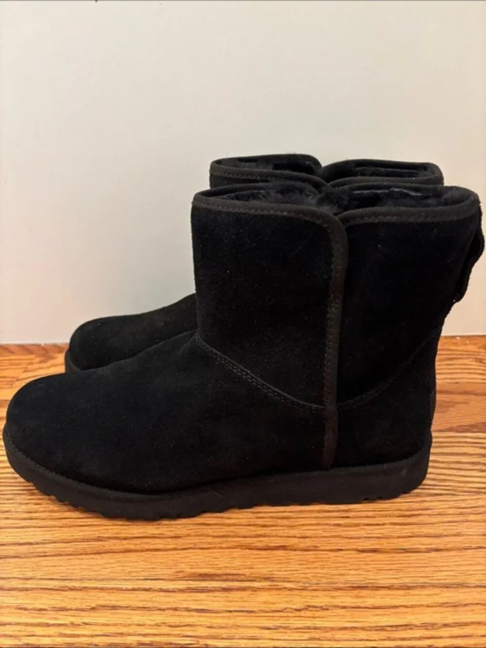 UGG Cory II Mini Boots – Black – Size 8